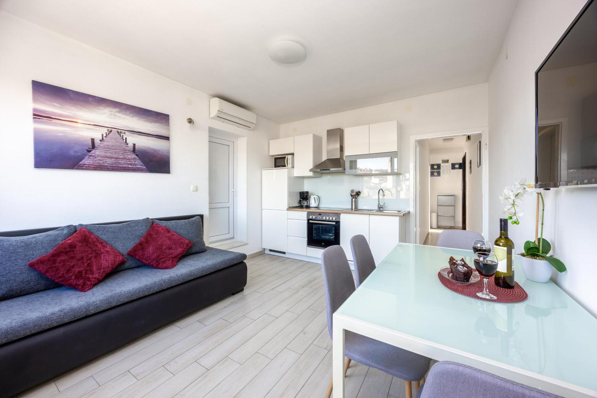 Ancora Center Apartment พูลา ภายนอก รูปภาพ